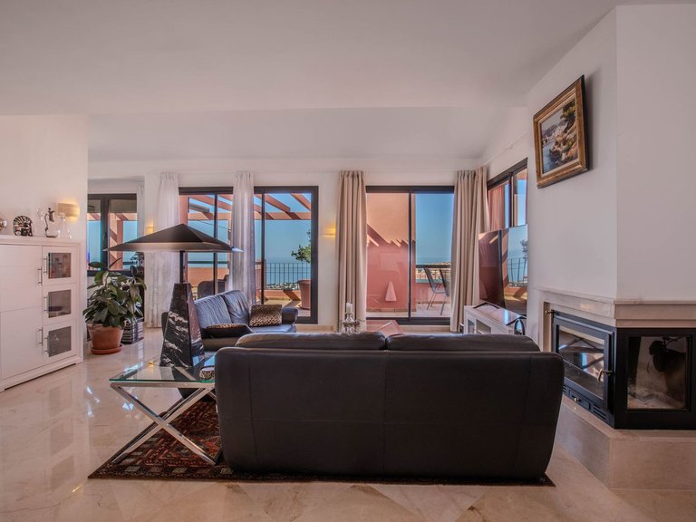 Apartment for Sale in Calahonda, Malaga 11