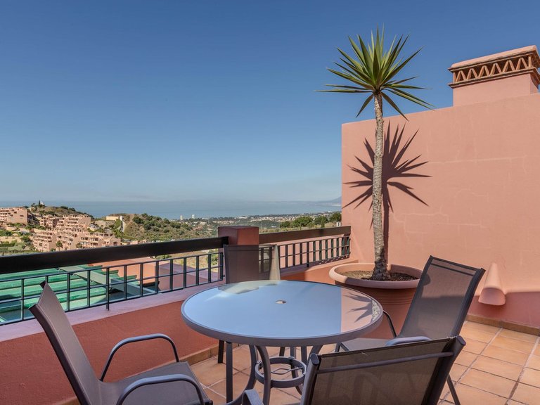 Apartment for Sale in Calahonda, Malaga 3