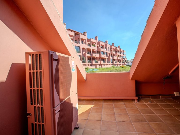 Apartment for Sale in Calahonda, Malaga 9