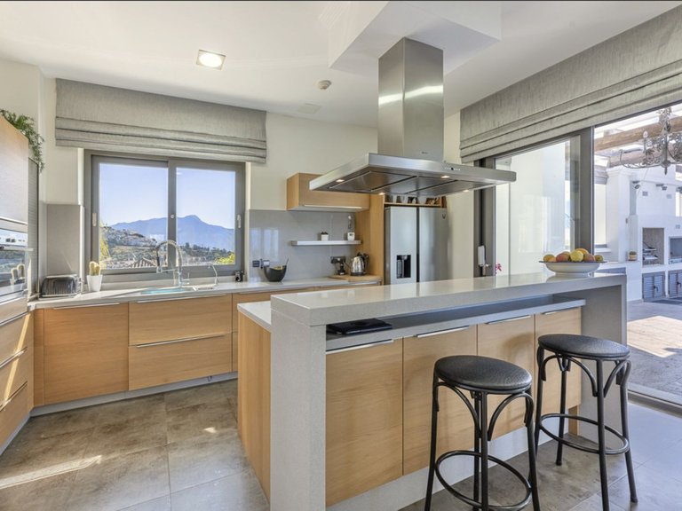Villa for  in Costa del Sol, Los Arqueros, Malaga 17