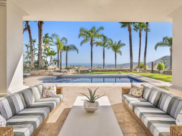 Villa for  in Costa del Sol, Los Arqueros, Malaga 2