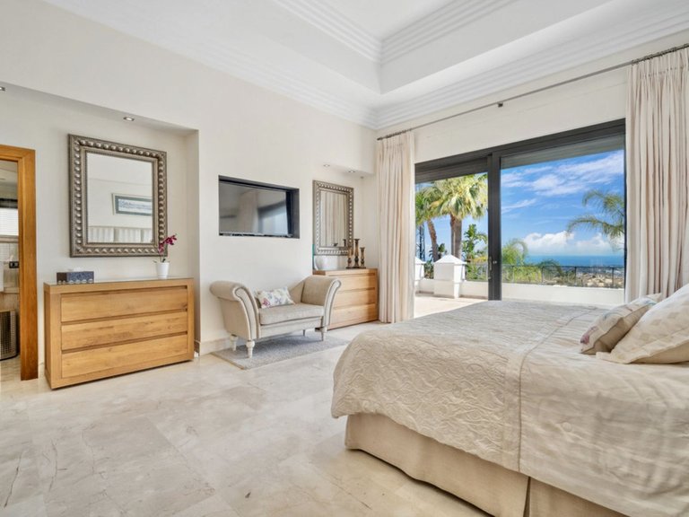 Villa for  in Costa del Sol, Los Arqueros, Malaga 20