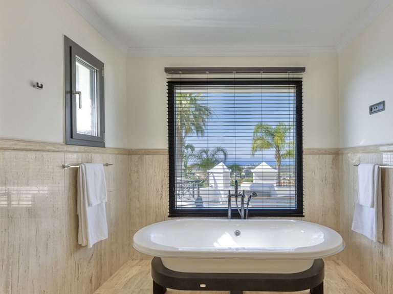 Villa for  in Costa del Sol, Los Arqueros, Malaga 23