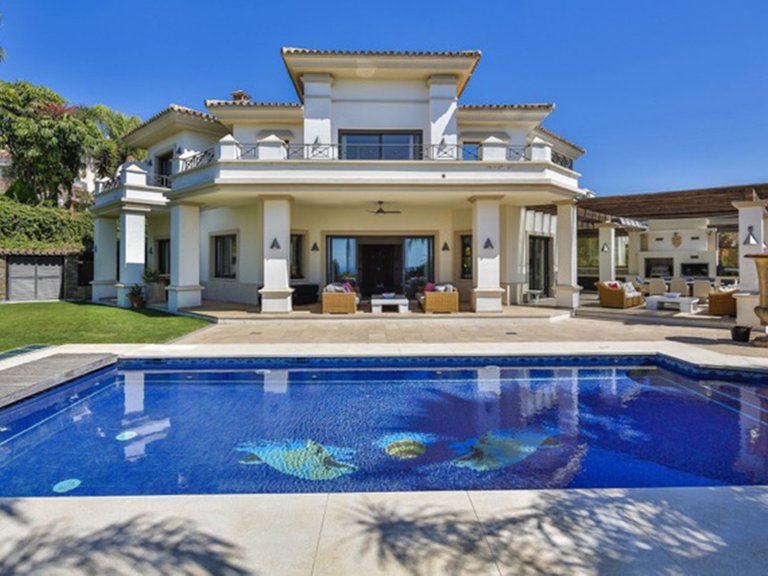Villa for  in Costa del Sol, Los Arqueros, Malaga 6