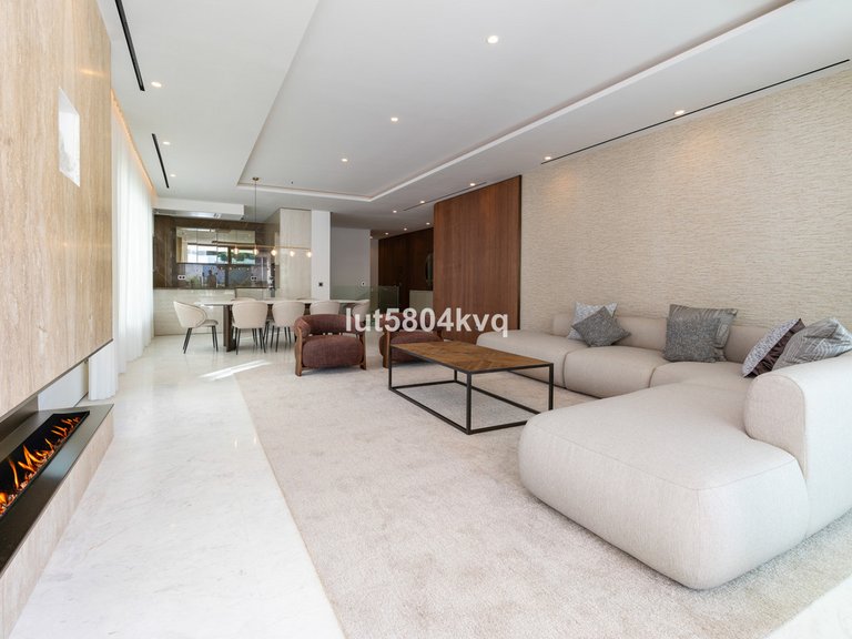 Apartment for Sale in The Golden Mile, Malaga 10
