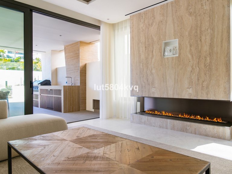 Apartment for Sale in The Golden Mile, Malaga 11
