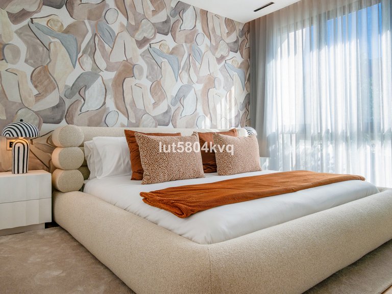 Apartment for Sale in The Golden Mile, Malaga 19