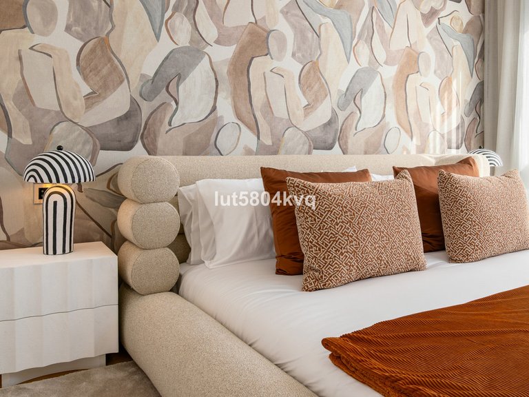 Apartment for Sale in The Golden Mile, Malaga 20