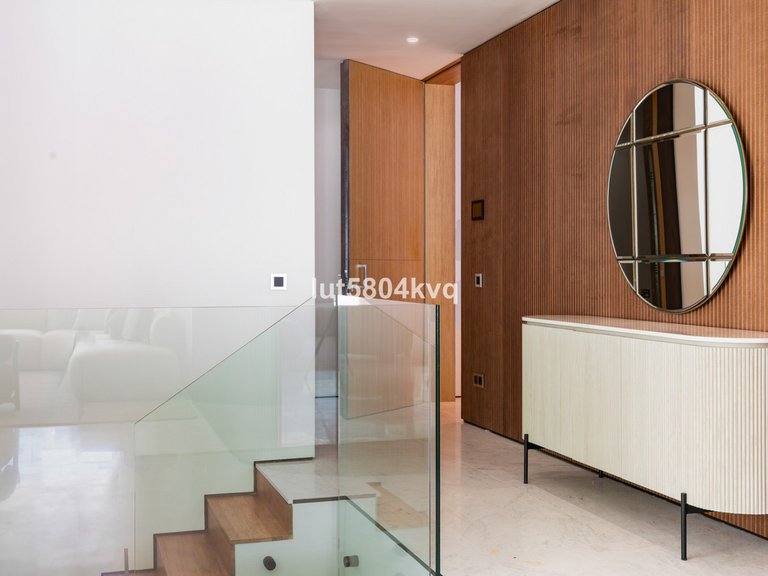 Apartment for Sale in The Golden Mile, Malaga 23