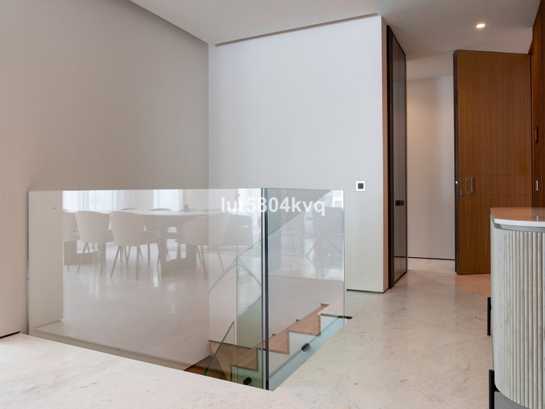 Apartment for Sale in The Golden Mile, Malaga 24