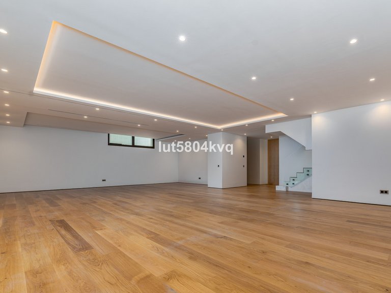 Apartment for Sale in The Golden Mile, Malaga 26