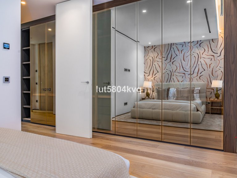 Apartment for Sale in The Golden Mile, Malaga 27