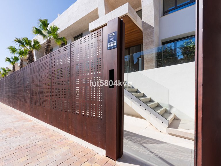 Apartment for Sale in The Golden Mile, Malaga 29