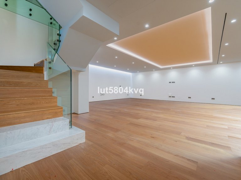 Apartment for Sale in The Golden Mile, Malaga 6