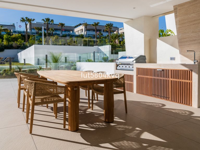 Apartment for Sale in The Golden Mile, Malaga 7