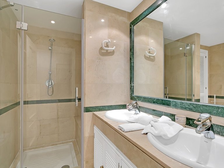 Apartment for Sale in Marbella, Malaga 17
