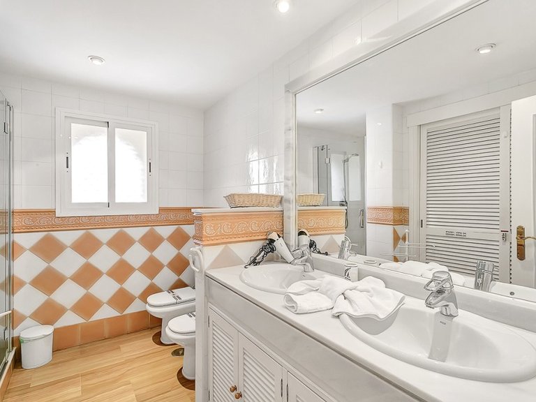 Apartment for Sale in Marbella, Malaga 20