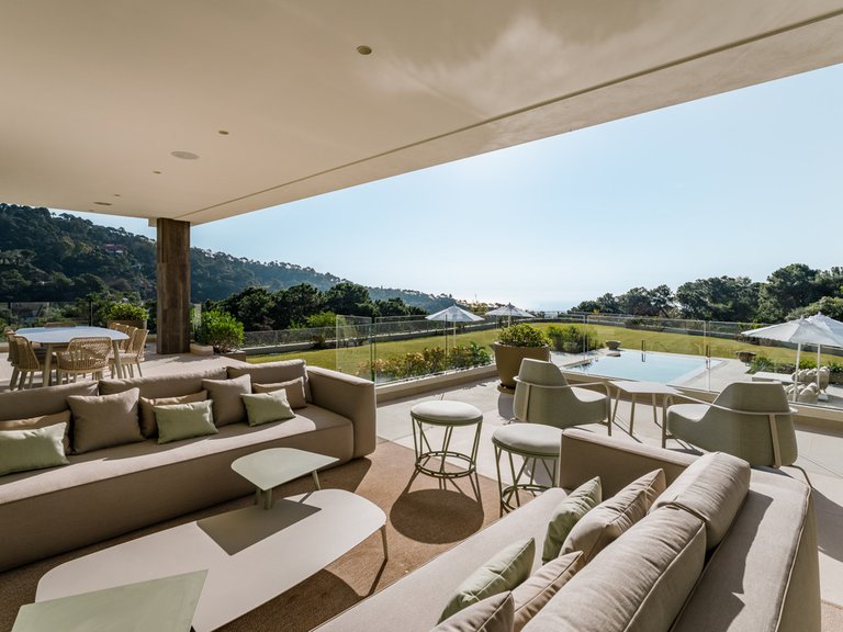 Villa for Sale in Costa del Sol La Zagaleta, Malaga 1