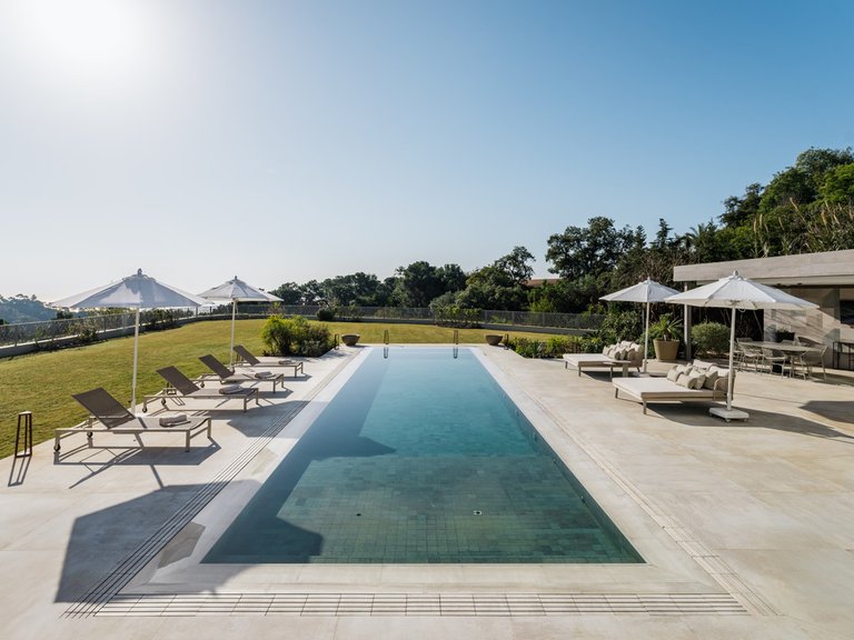 Villa for Sale in Costa del Sol La Zagaleta, Malaga 2