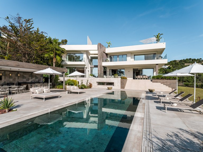 Villa for Sale in Costa del Sol La Zagaleta, Malaga 3