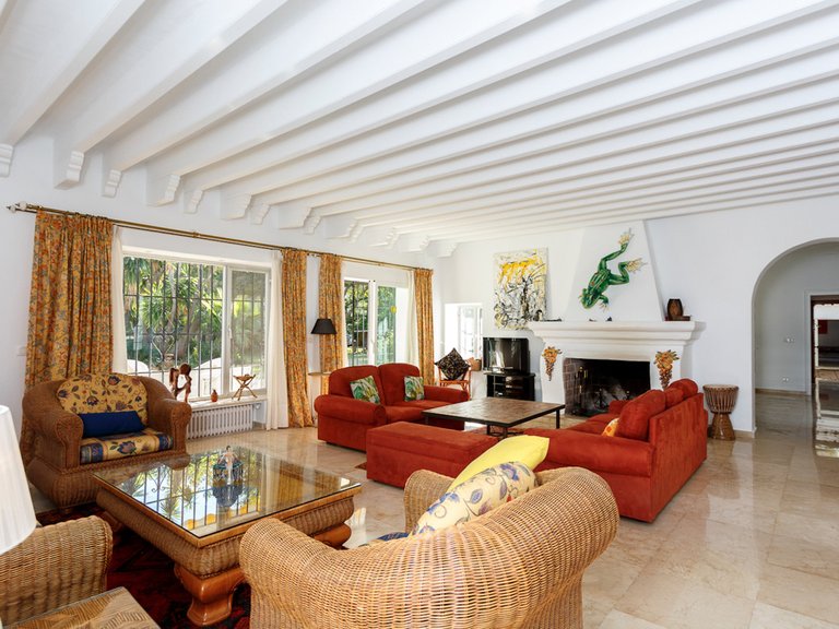 Villa for Sale in Guadalmina Baja, Malaga 6