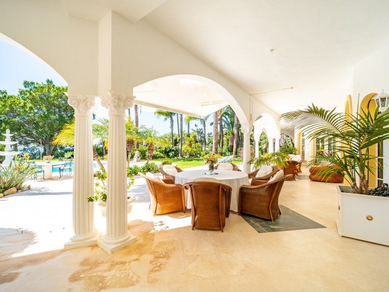 Villa for Sale in The Golden Mile, Malaga 12