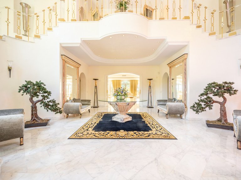 Villa for Sale in The Golden Mile, Malaga 2