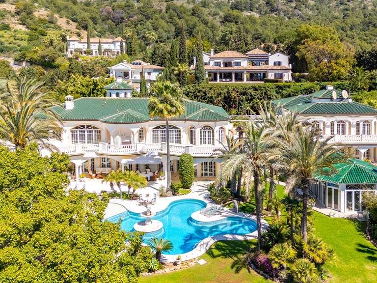 Villa for Sale in The Golden Mile, Malaga 22