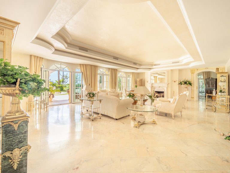 Villa for Sale in The Golden Mile, Malaga 27