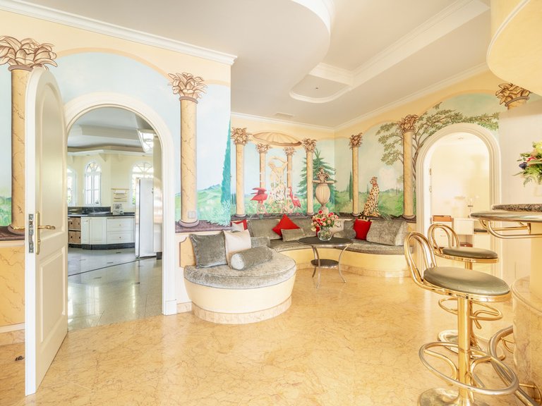 Villa for Sale in The Golden Mile, Malaga 29