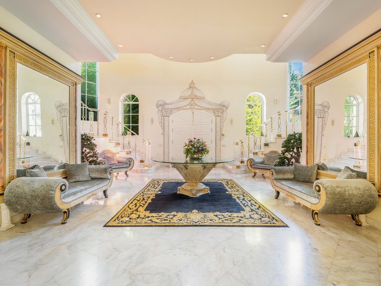 Villa for Sale in The Golden Mile, Malaga 33