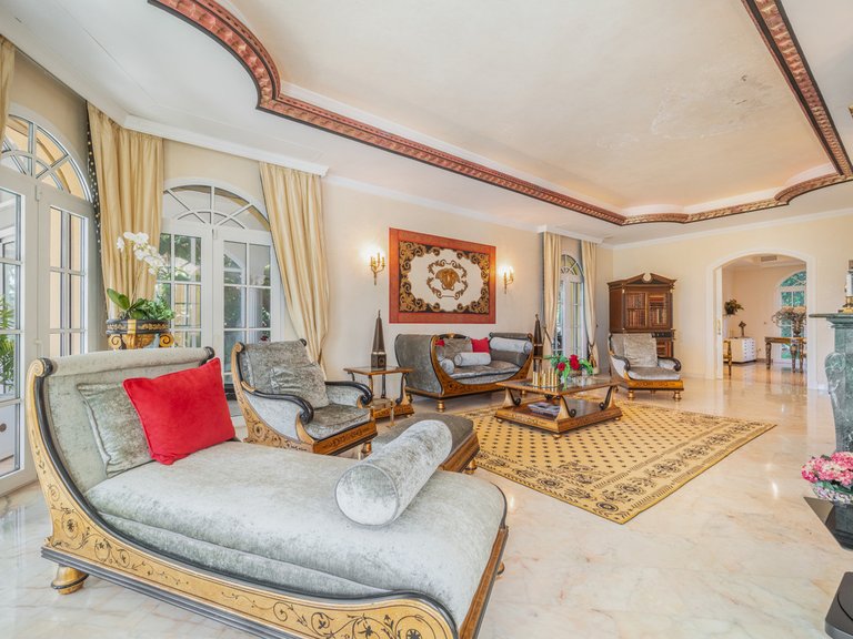 Villa for Sale in The Golden Mile, Malaga 34