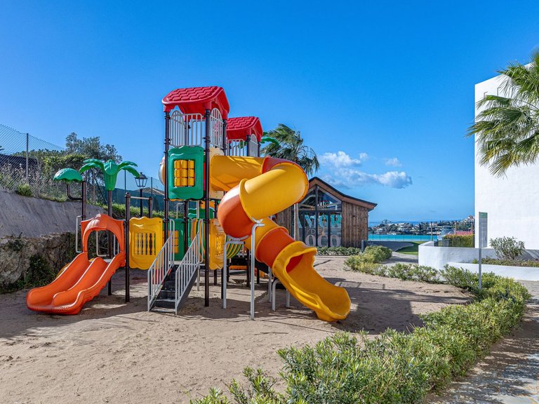 Apartment for Sale in Benahavís, Malaga 25