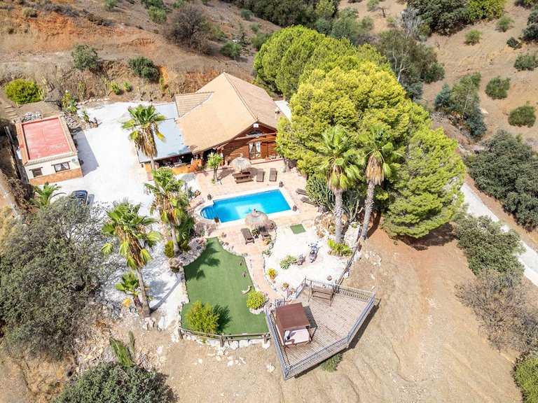 Villa for Sale in Alhaurín El Grande, Malaga 1