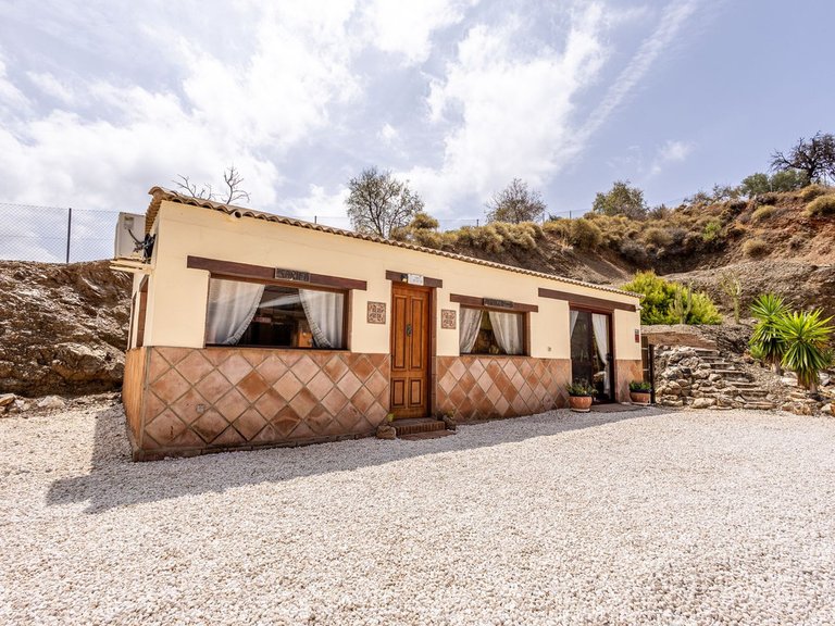 Villa for Sale in Alhaurín El Grande, Malaga 36