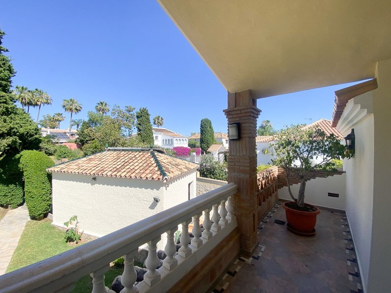 Villa for Sale in Guadalmina Alta, Malaga 23