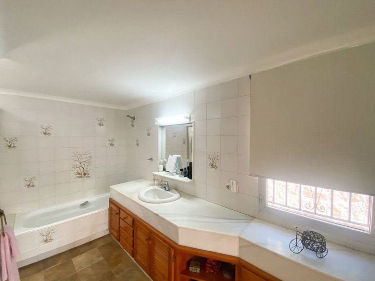 Villa for Sale in Guadalmina Alta, Malaga 31