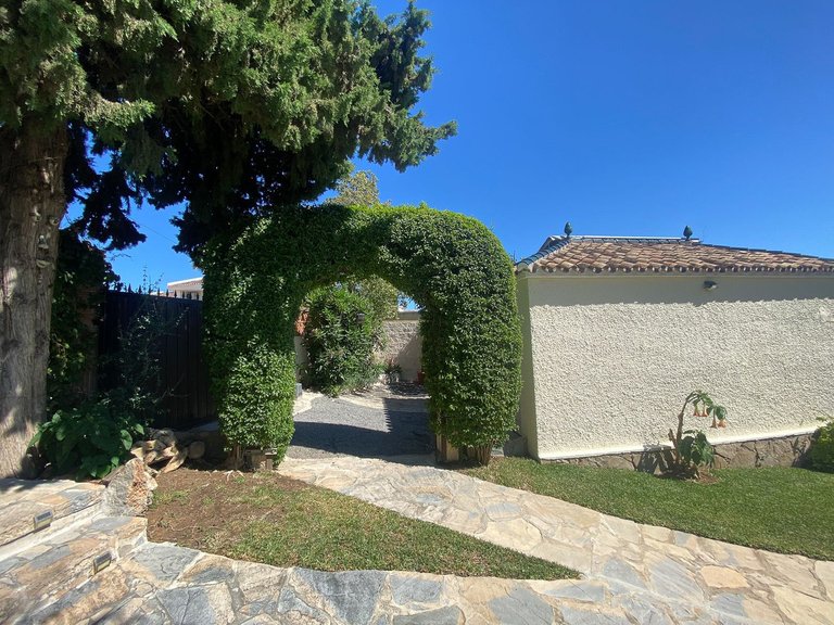 Villa for Sale in Guadalmina Alta, Malaga 35