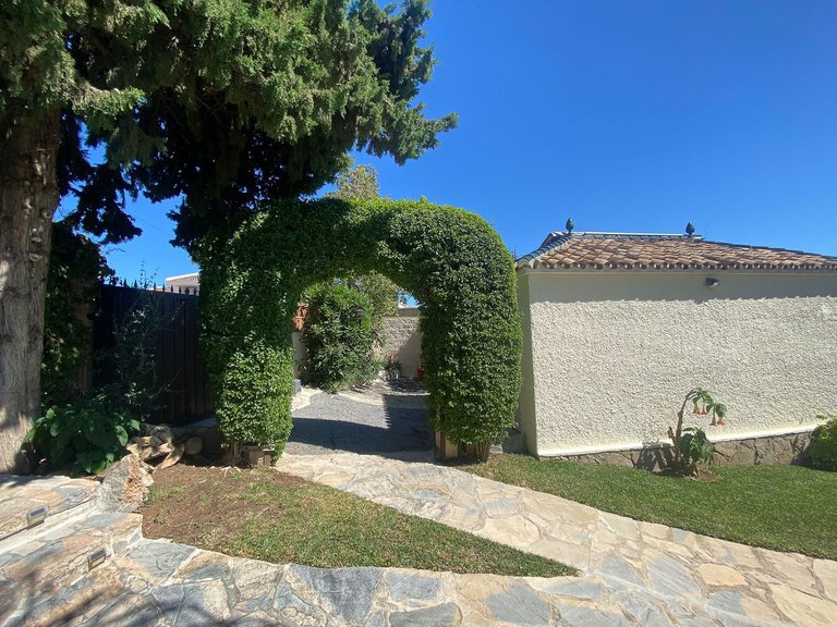 Villa for Sale in Guadalmina Alta, Malaga 36