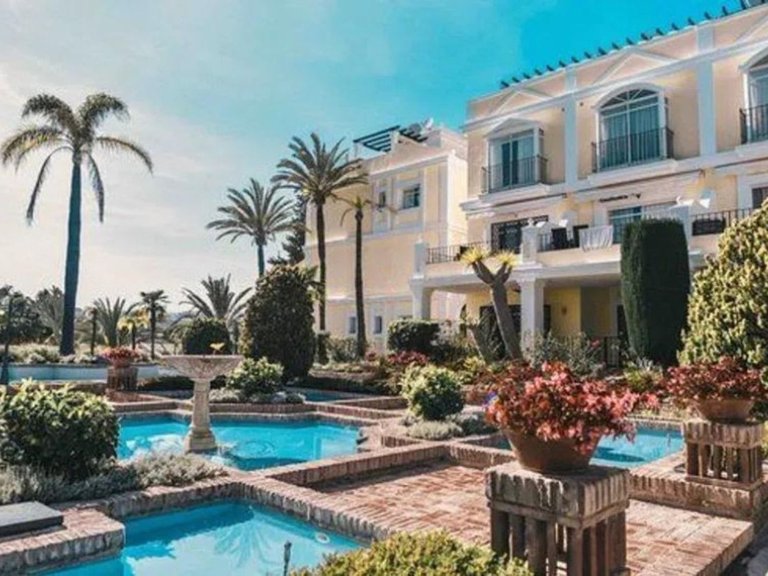 Apartment for Sale in Aloha, Malaga 1