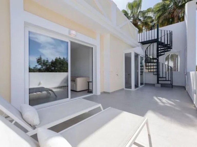 Apartment for Sale in Aloha, Malaga 10