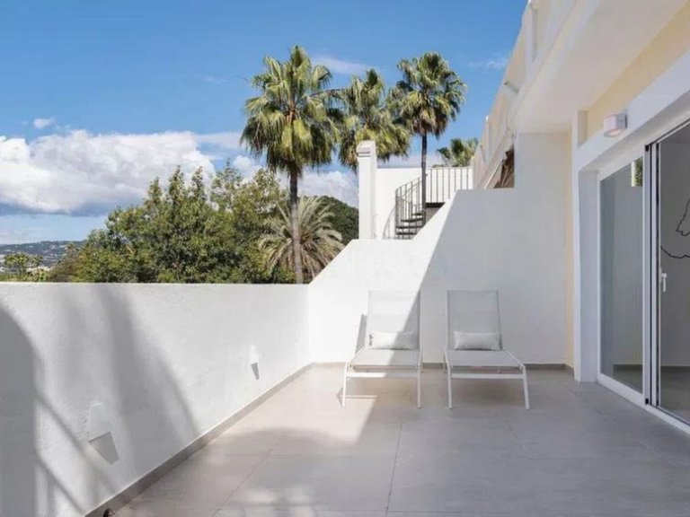 Apartment for Sale in Aloha, Malaga 11