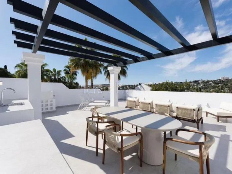 Apartment for Sale in Aloha, Malaga 2