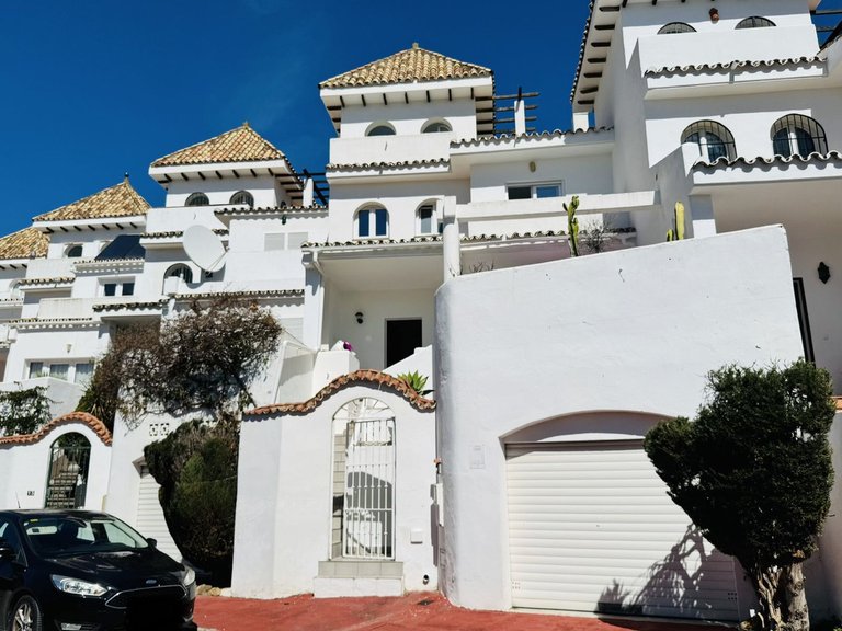 Villa for Sale in La Duquesa, Malaga 4