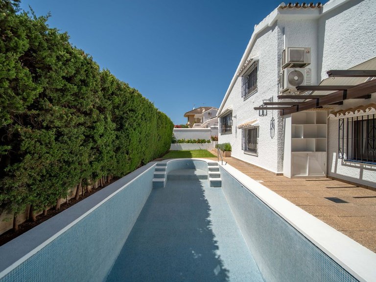 Villa for Sale in Fuengirola, Malaga 43
