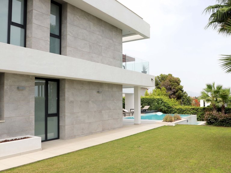 Apartment for Sale in Costa del Sol, New Golden Mile, Malaga 17