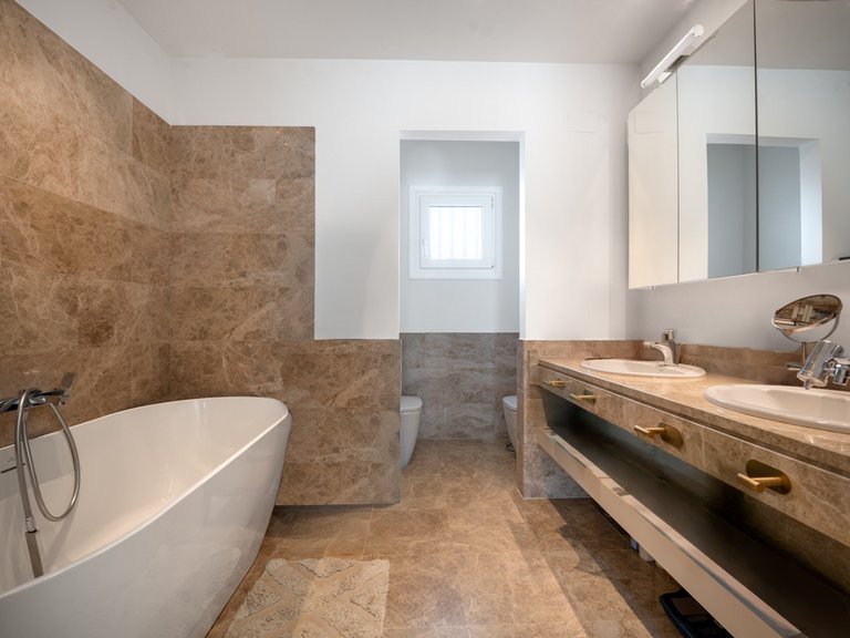 Villa for Sale in Marbella, Malaga 28