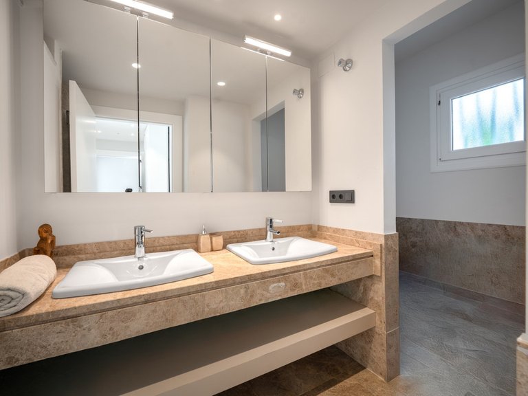 Villa for Sale in Marbella, Malaga 31