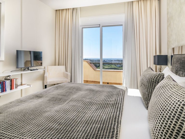 Penthouse for Sale in Benahavís, Malaga 17