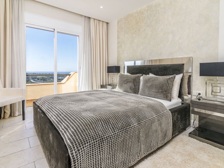Penthouse for Sale in Benahavís, Malaga 18